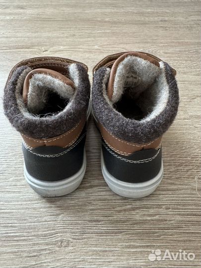 Ботинки новые демисезонные детские 23