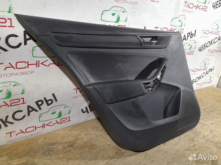 Обшивка двери задняя лев Skoda Rapid 1 (2013-2019)