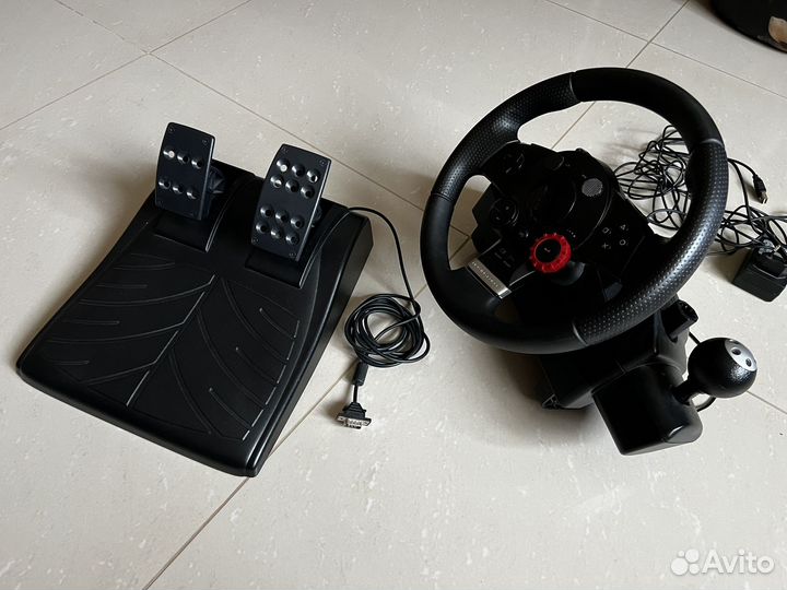 Игровой руль logitech