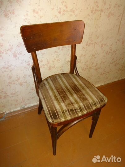 Стул деревянный