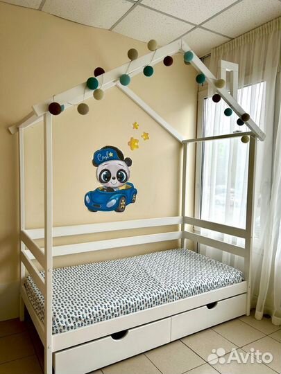 Кровать домик