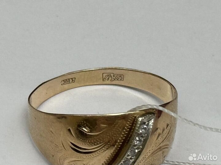 Кольцо с камнями золотое