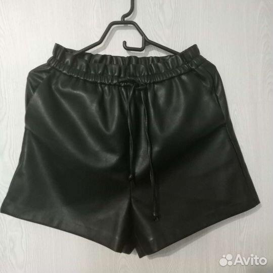 Шорты из эко кожи. Lime