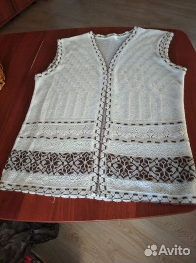 Жилет женский трикотажный 52