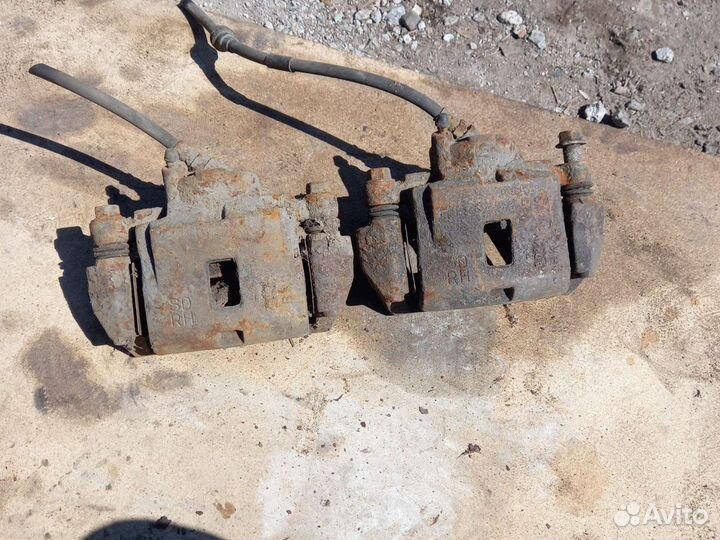 Kia spectra Суппорт Передний правый