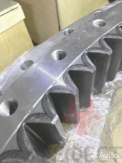 Опорно-поворотный круг Hyundai R330LC-9 81Q9-01020