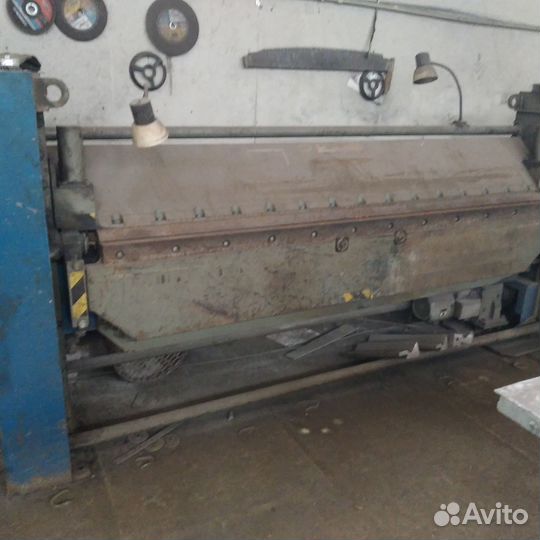 Листогиб лгм 4х2,5 с поворотной балкой