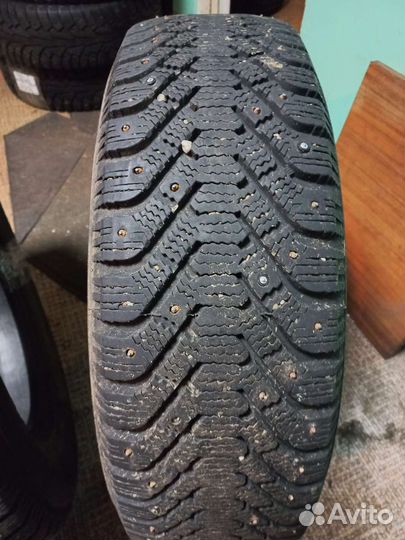 Goodyear UltraGrip 500 225/65 R17