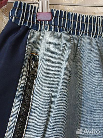 Джинсы женские внизу на резинке