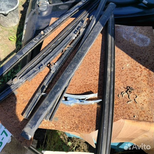 Стекло заднее mitsubishi L200