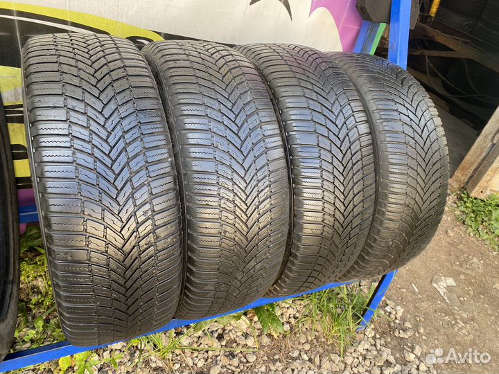 Bridgestone Weather Control A005 215/55 R18