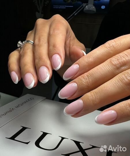 Маникюр / Наращивание ресниц / Коррекция бровей