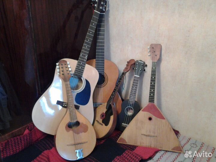 Укулеле,балалайка,домра,мандолина