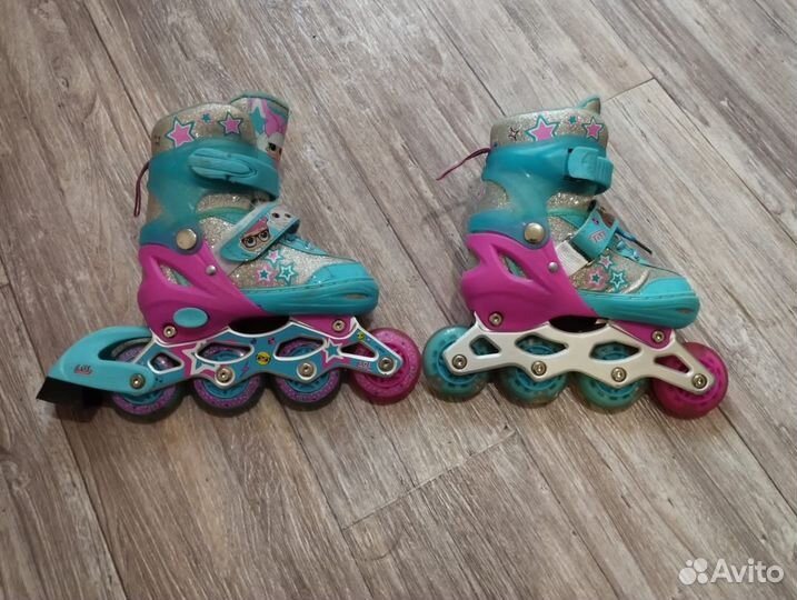 Комплект : коньки, шлем, защита