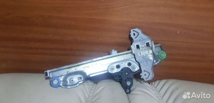 Стеклоподъемник задний Nissan Sentra B17 HR16DE