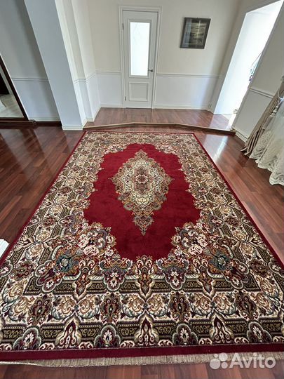 Ковер новый натур. шерсть 2,5 * 3,5 (Бельгия)