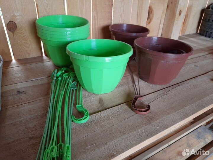 Кашпо для цветов подвесное