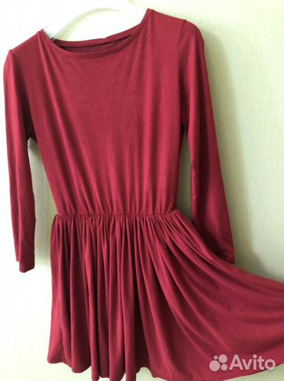 Платье красное