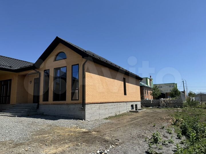 Дом 180 м² на участке 6 сот.