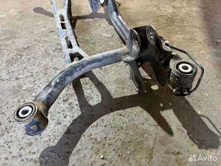 Задний подрамник VW Passat B6