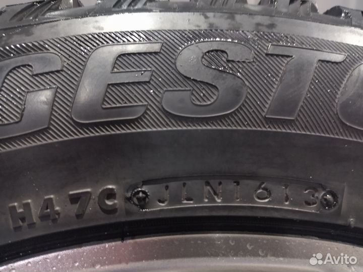 Bridgestone Blizzak Spike-01 235/55 R18