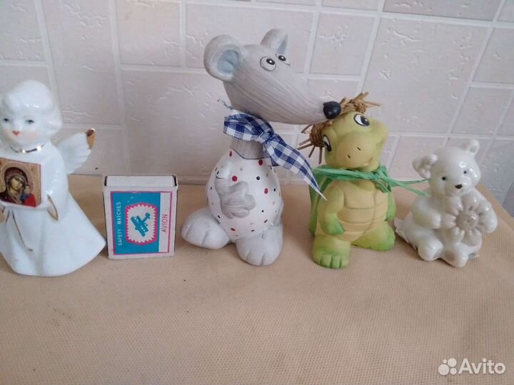 Статуэтки и фигурки