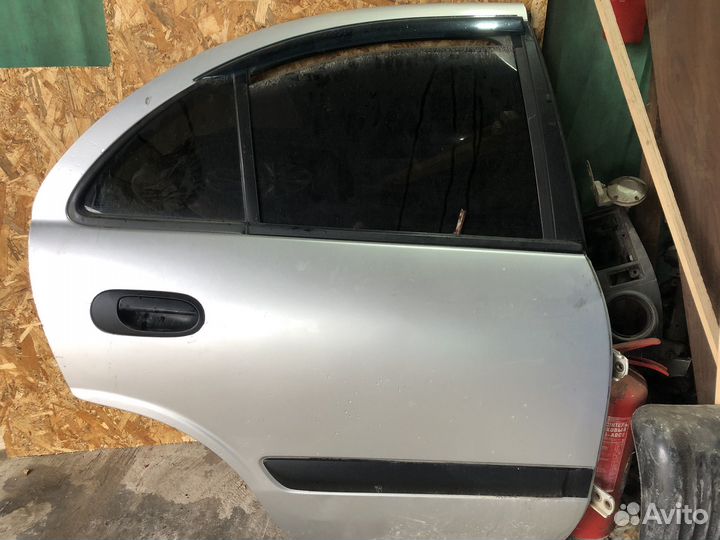 Дверь задняя левая правая nissan almera N16