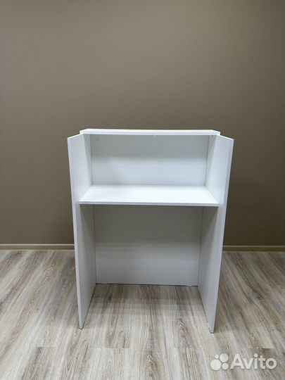 Стойка ресепшн