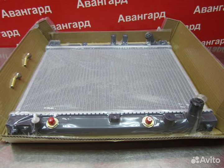 Радиатор охлаждения Toyota Vitz NCP10 / NCP13 1NZ