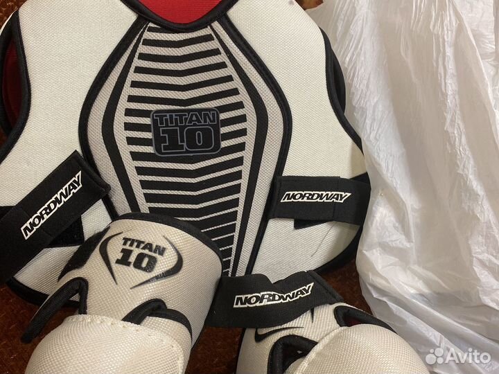 Нагрудник хоккейный sr m