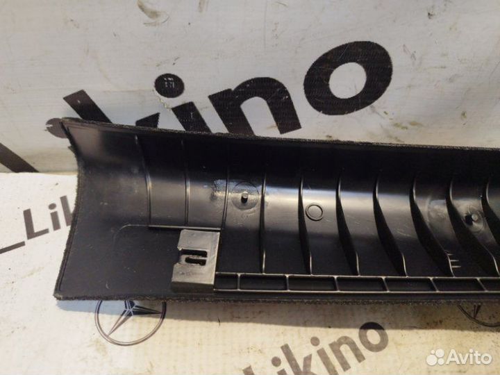 Обшивка стойки лобового стекла левая Mercedes