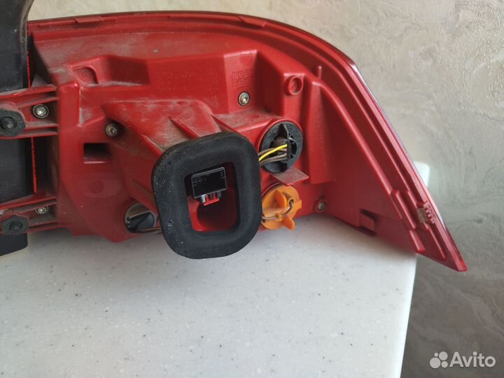 Задний левый внешний фонарь VW Passat B7 диодный