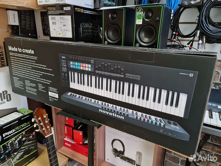Novation Launchkey 61 MK3 миди клавиатура Новая