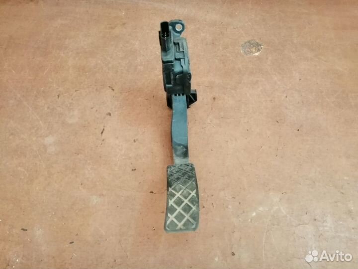 Педаль газа audi A6C7 2011-2018