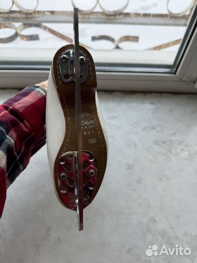 Коньки фигурные edea 195