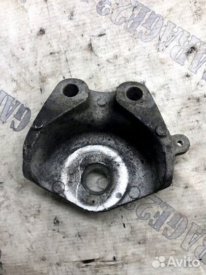 Крепление подушки двс Mazda 6 GG