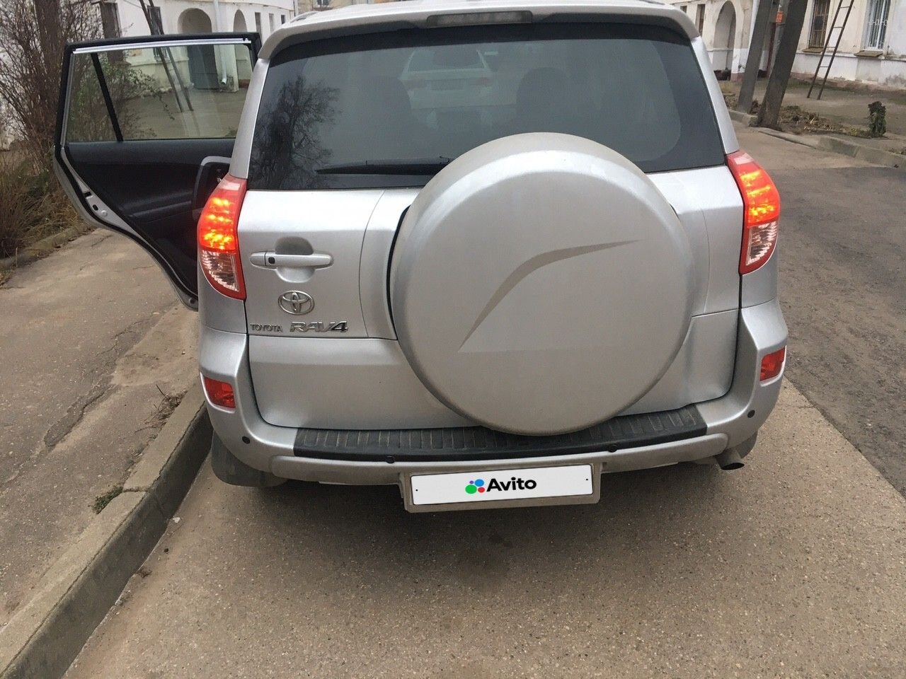 Toyota RAV4: фото владельца