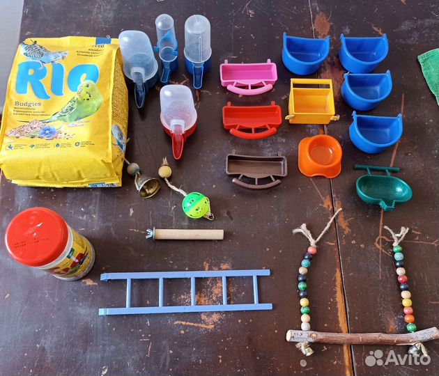 Кормушки поилки корм для птиц