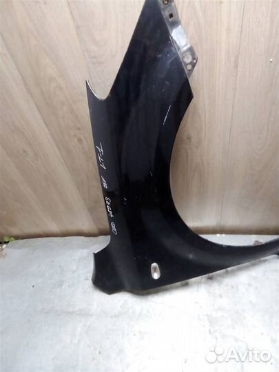 Крыло переднее правое 663211H010