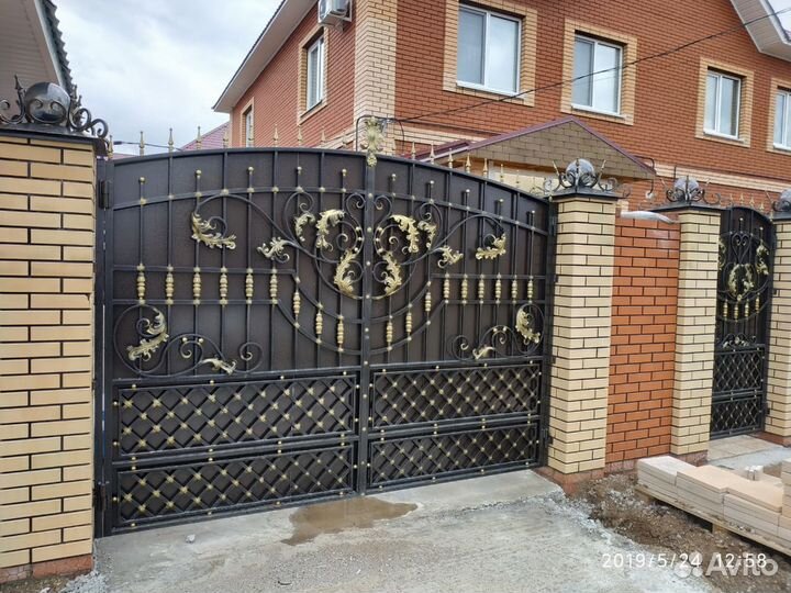 Кованые ворота с калиткой