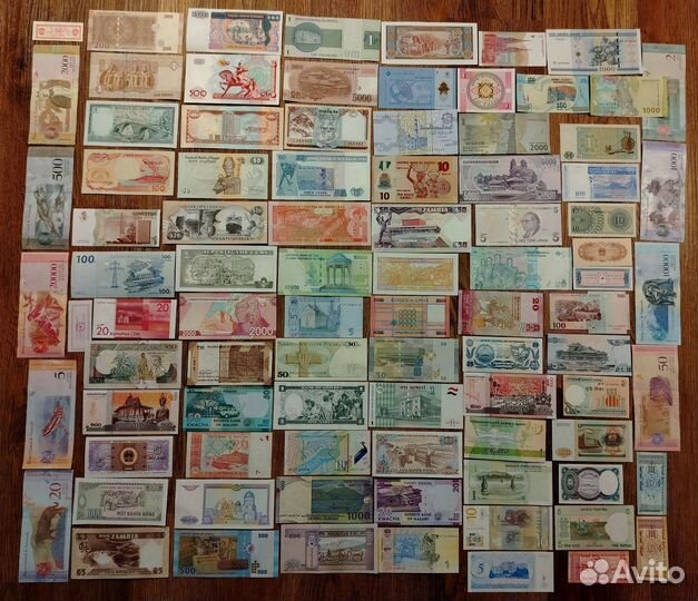 135 иностранных банкнот с разных стран мира