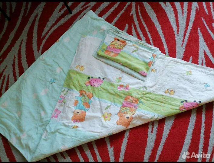 Набор в кроватку плюс одеяло