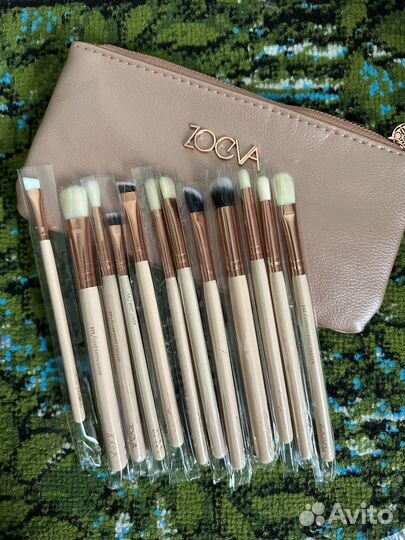 Zoeva набор кистей и косметичка