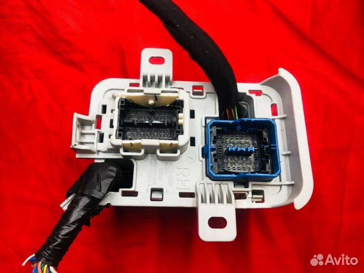 Крышка блока предохранителей 91971-D3061 Kia Sport