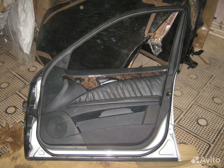 Дверь передняя правая Mercedes-Benz W211