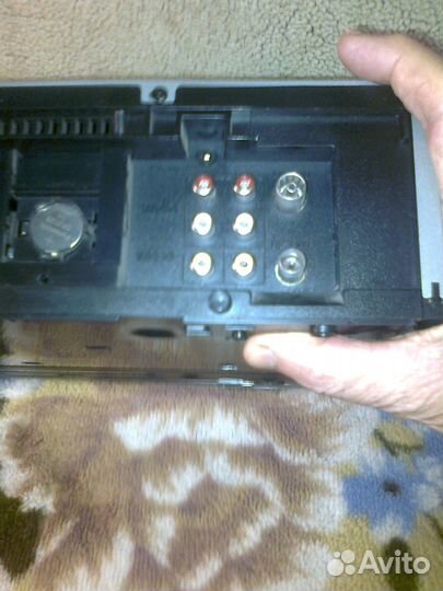 Видеомагнитофон jvcHR J711EE