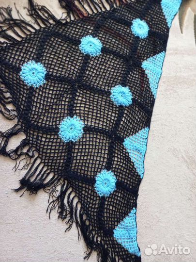 Шаль,2,3м на1,3м,кисти