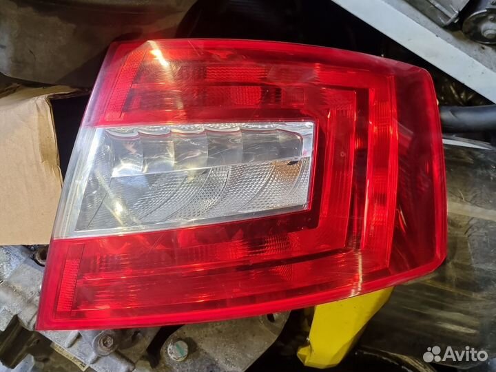 Задний правый фонарь skoda Octavia a7