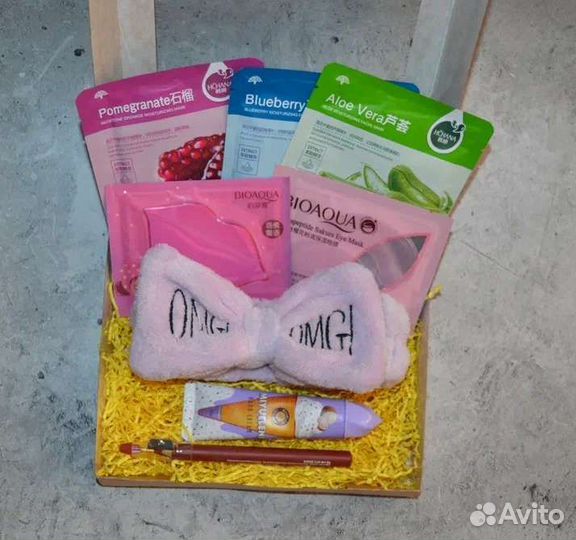 Подарочный набор с косметикой/ бьюти бокс