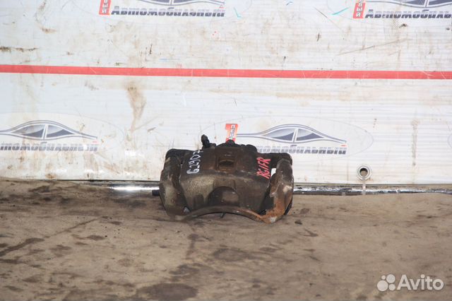 Суппорт перед право c Honda Stepwgn RG1 K20A